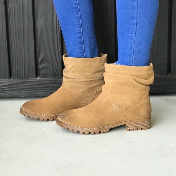 Tan Distressed Slouchy Lug Sole Combat Boots - Picture 5 of 8